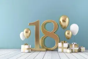 Balões e presentes de 18 anos
